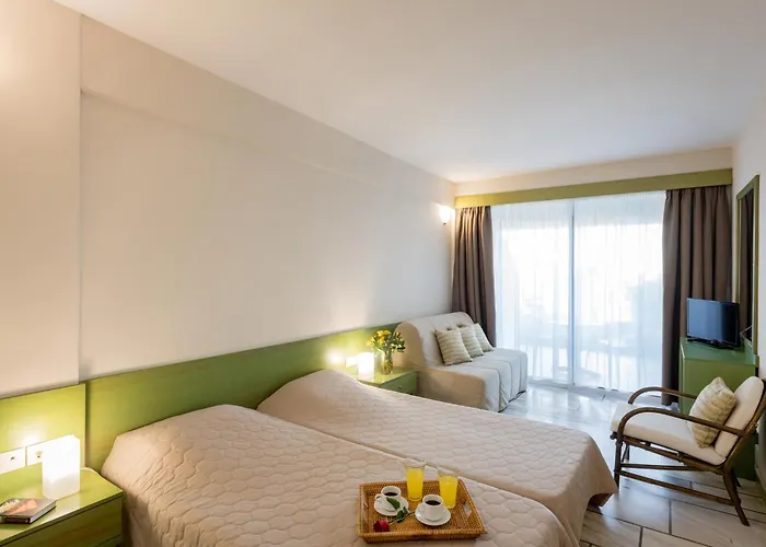 Ξενοδοχείο Pavlina 4*