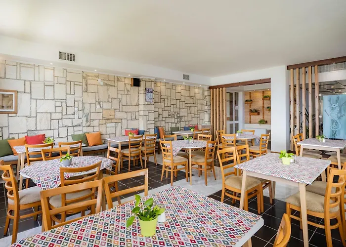 Ξενοδοχείο Pavlina 4*